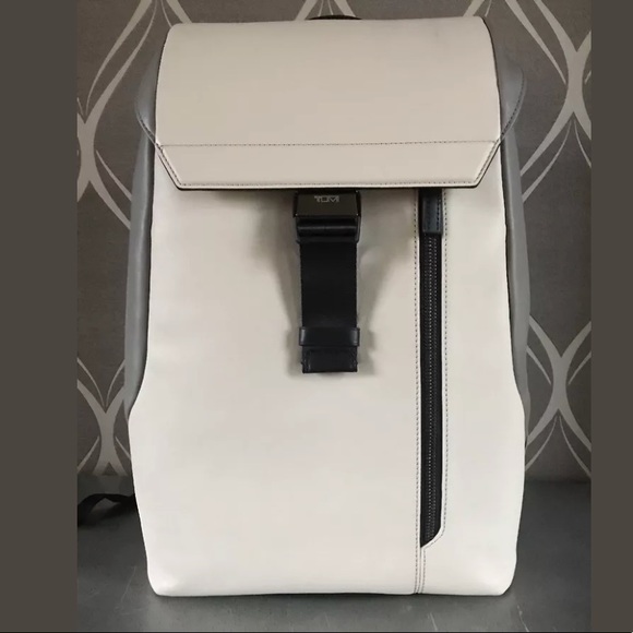 tumi dresden flap backpack